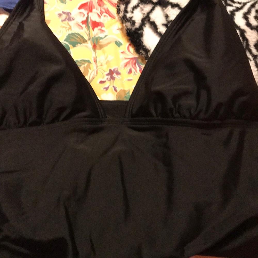 old navy tainkini top medium